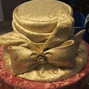 Pre Owned Ms. Devine Ladies Church Hat